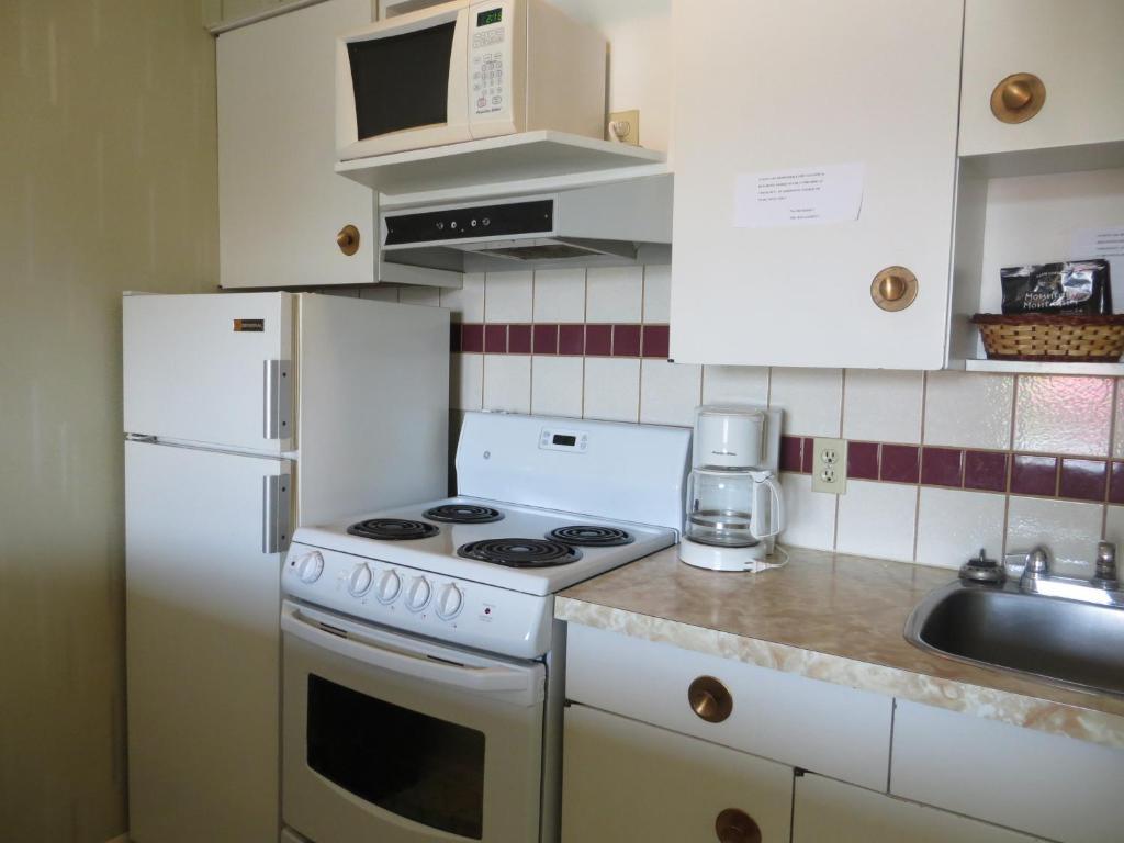 Harrison Village Motel Harrison Hot Springs Phòng bức ảnh